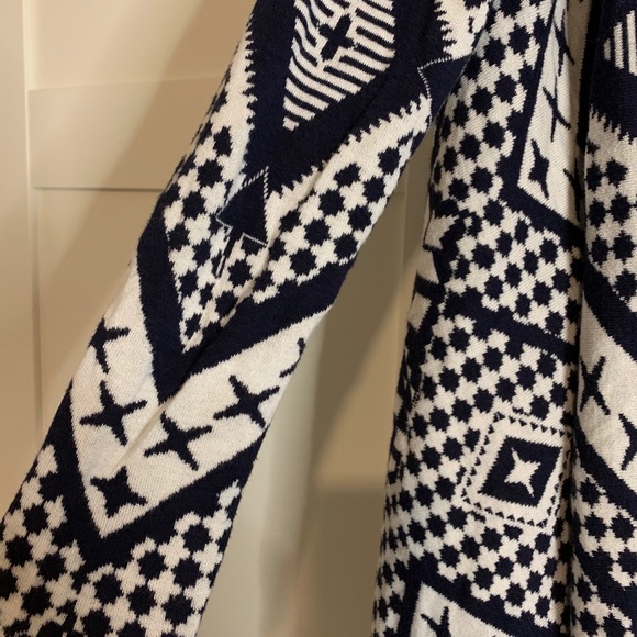 Cardigan - Picture 2 of 3